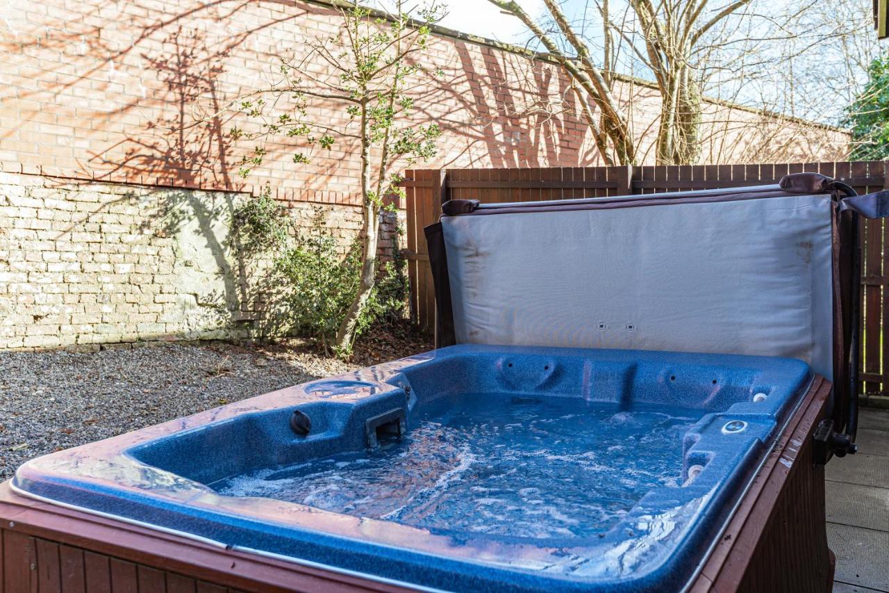 Bluebell Lodge 24 With Hot Tub Newton Stewart Zewnętrze zdjęcie